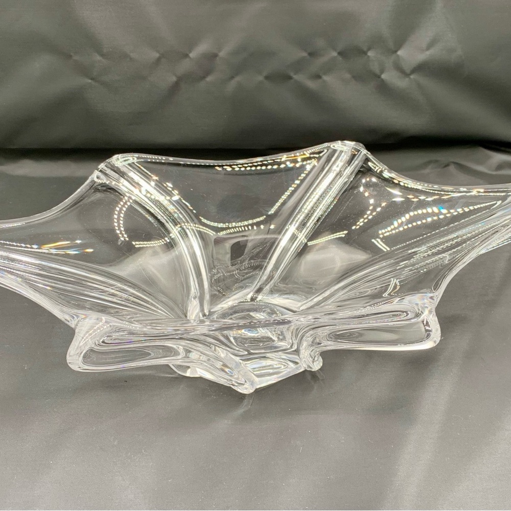 Clear Art Glass Stretch Vase Centerpiece 7/15/4”